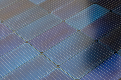Panneaux solaires en gros plan - Les fabricants de panneaux solaires suisses